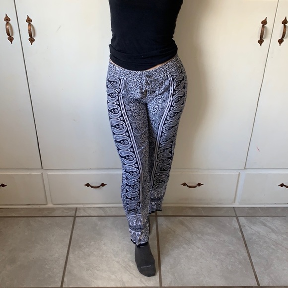 Flowy pants - Picture 2 of 6